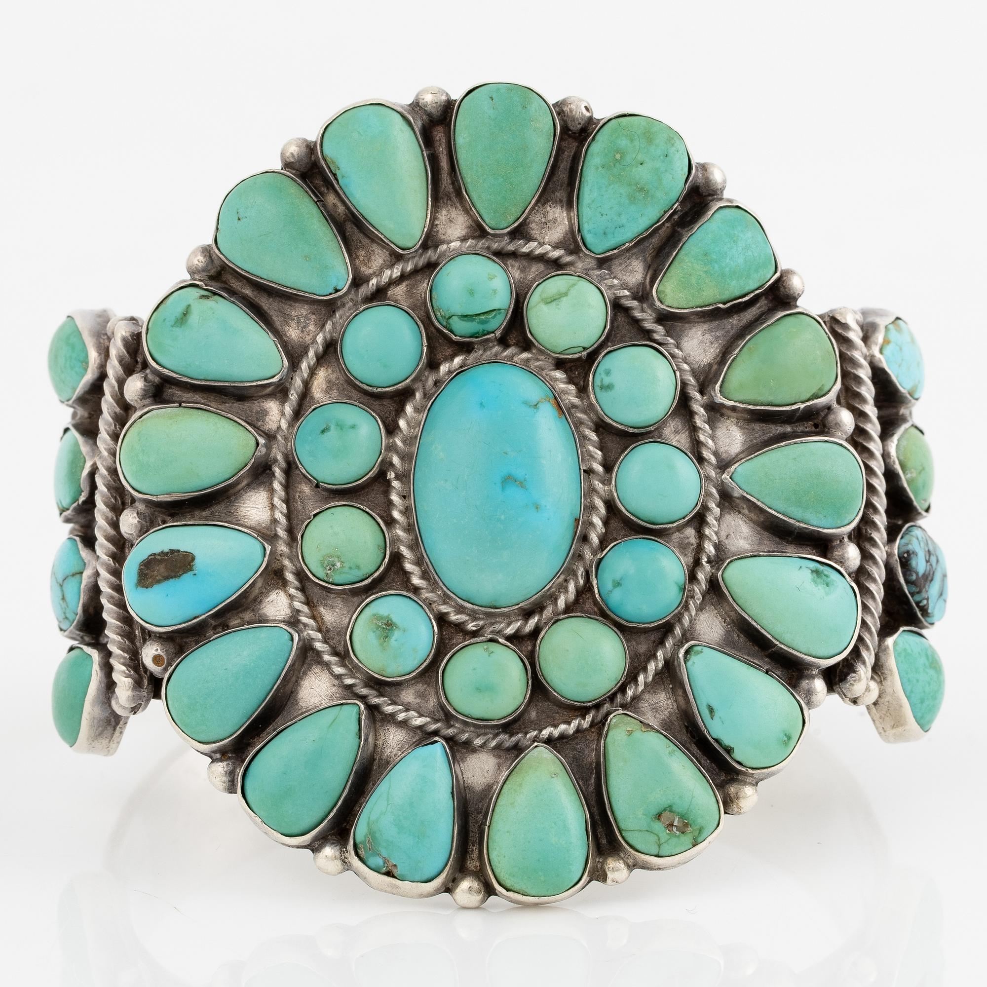 a cuff bracelet, in turquoise and silver, Southwestern USA, Navajo/Zuni, mid/late 20th century,