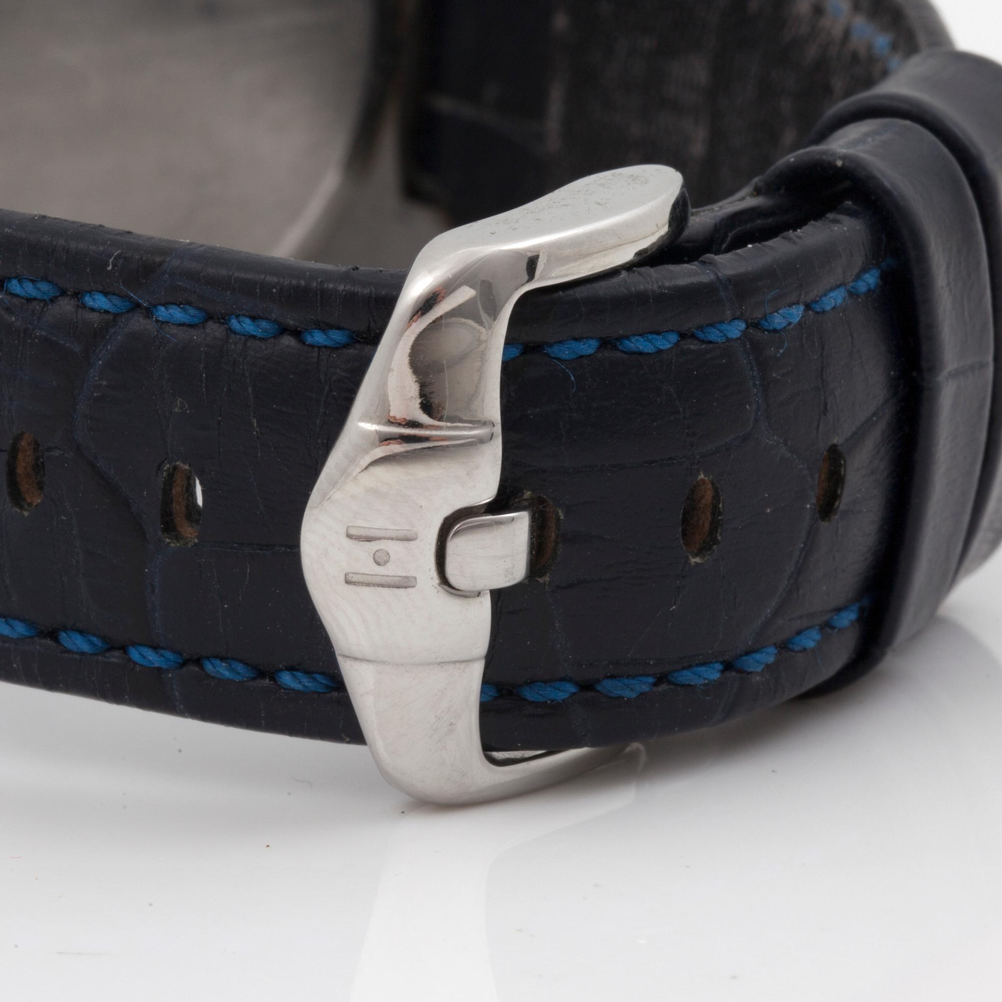 LONGINES, Ultronic, wristwatch, 37 x 44 mm,