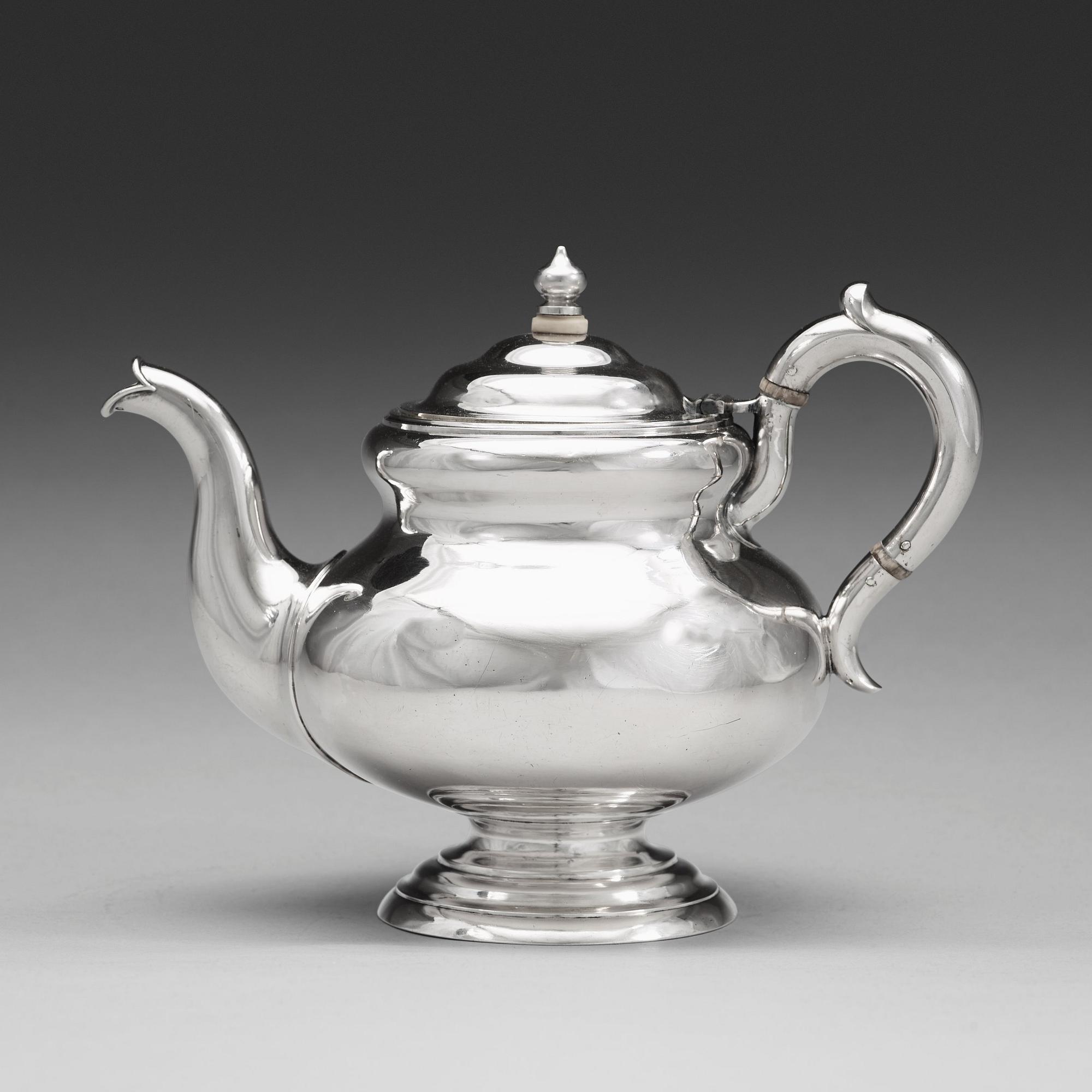 MICHAEL PEIPPO, S:t Petersburg 1859, tekanna, silver.