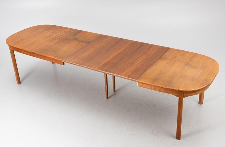 Carl Malmsten, Dining table with 2 armchairs and 6 chairs, 'Ambassador', Åfors Möbelfabrik, second half of the 20th century.