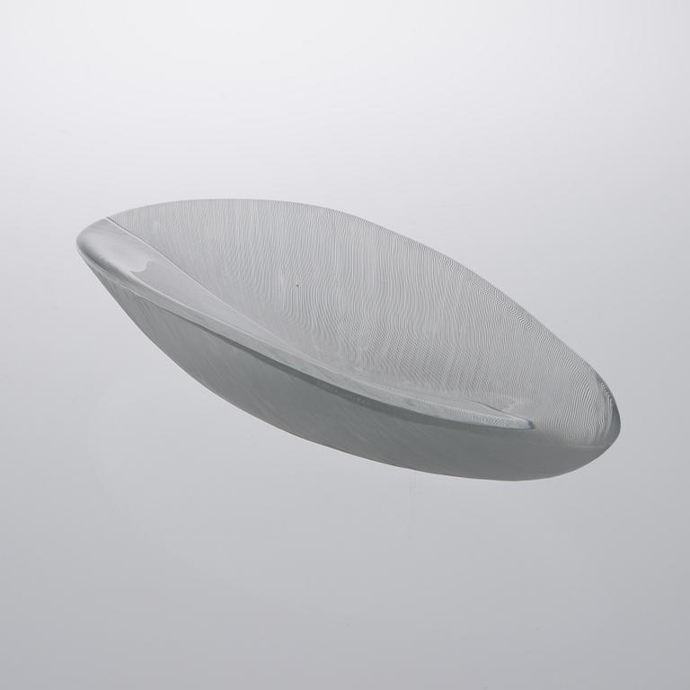 TAPIO WIRKKALA, SKÅL. Sulka (Fjäder). Signerad Tapio Wirkkala, Iittala.