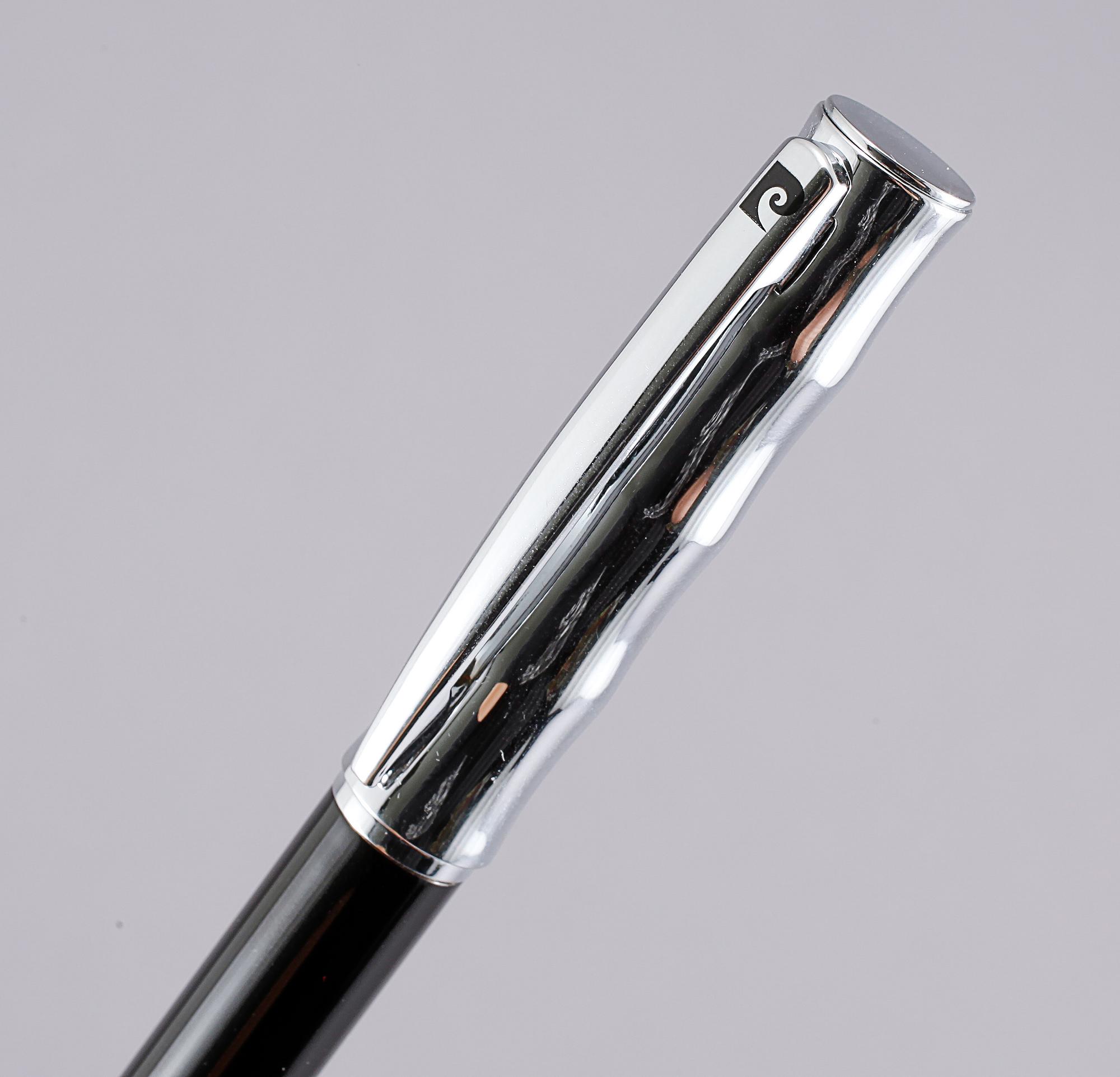 BLÄCKPENNA, Pierre Cardin.