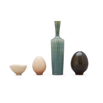 718. A set of three Berndt Friberg stoneware vases, Gustavsberg Studio 1965-77.