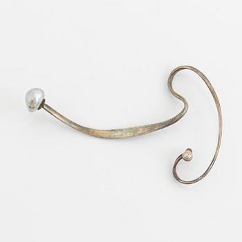 Sigurd Persson, Silver and pearl earring.