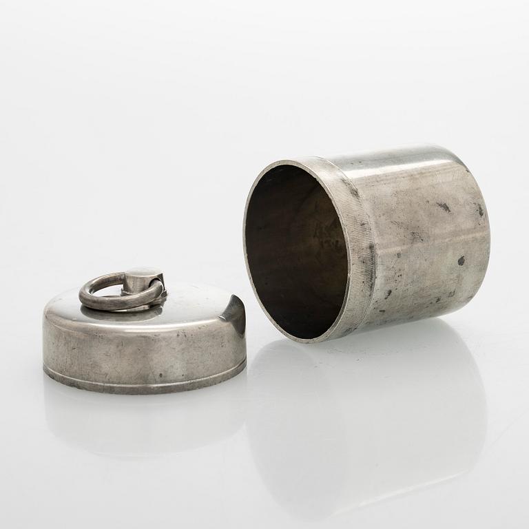 Bertel Gardberg, a lidded pewter jar, model 103, Hopeatehdas Oy, Helsinki.