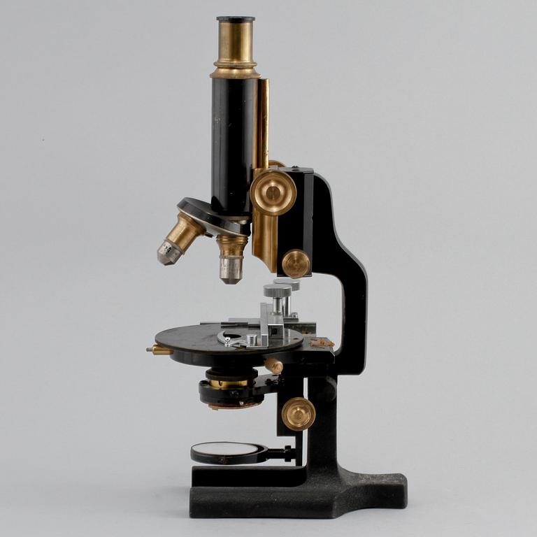 MIKROSKOP, R Winkel, Göttingen, Tyskland, 1900-talets andra hälft.