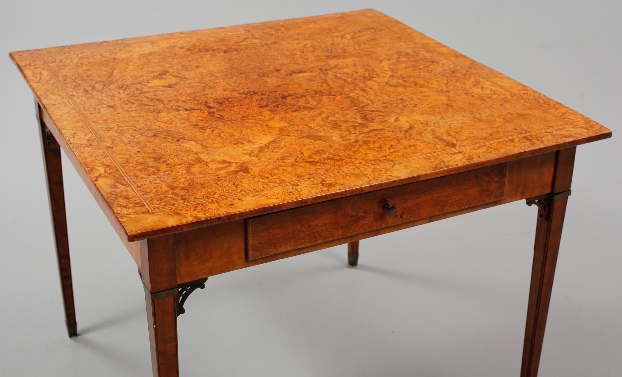 BORD, delvis gustavianskt sent 1700-tal.