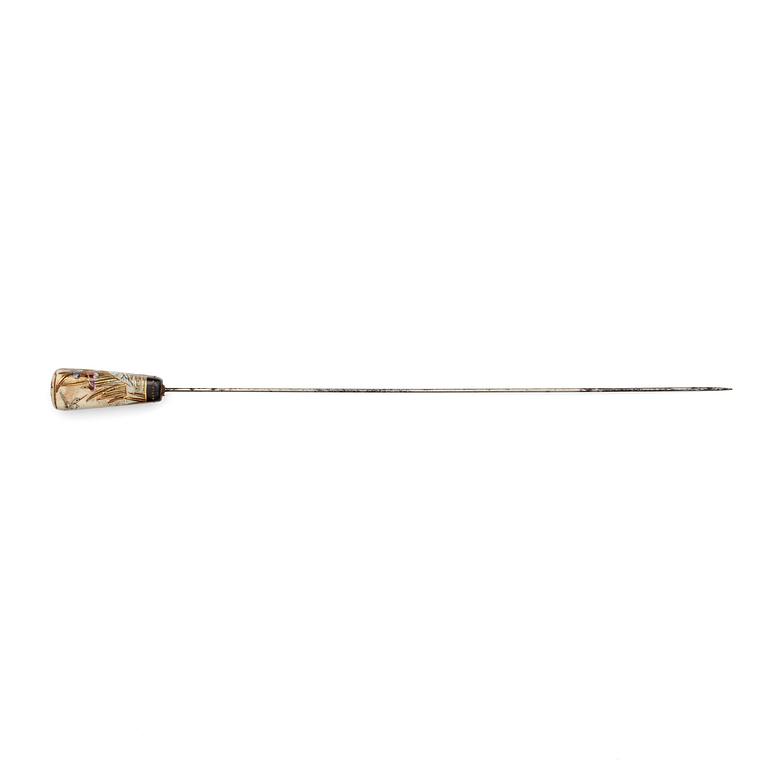 A Japanese painted hat pin, Meiji (1868-1912).