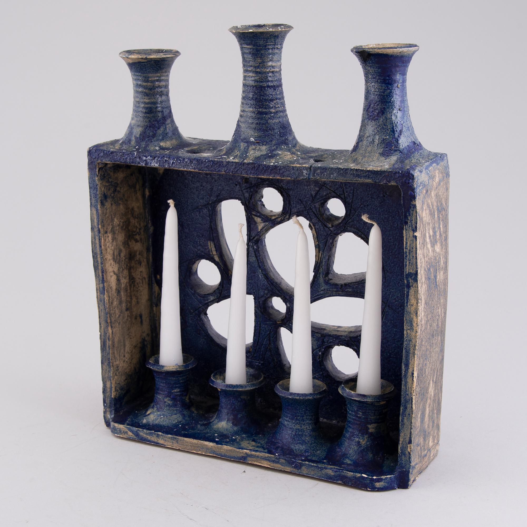 EIJA KARIVIRTA, kandelaber/ skulptur, stengods, signerad Eija Karivirta, Finland.