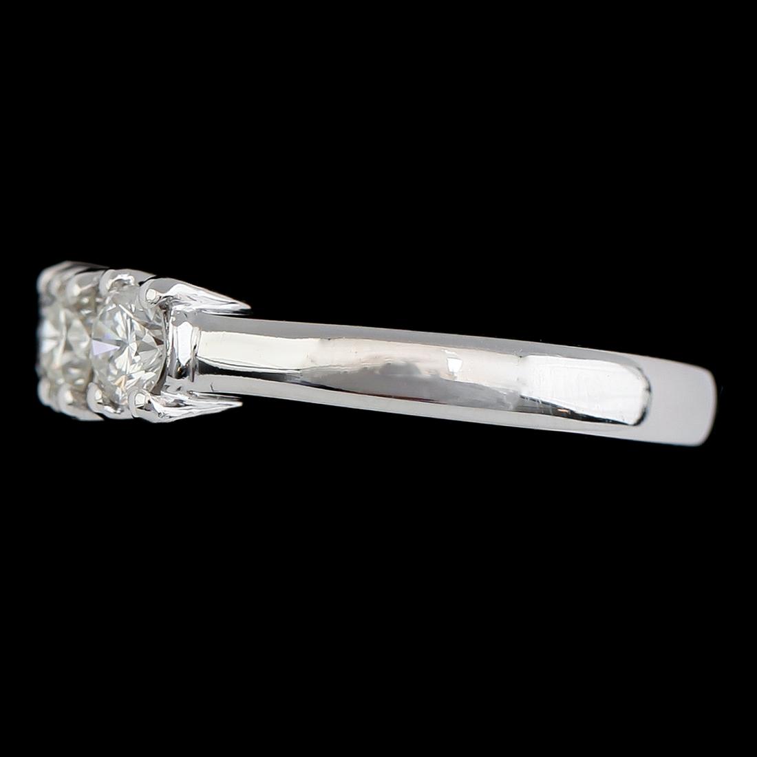 RING, 18K vitguld, 3 briljantslipade diamanter tot ca 0.84 ct.