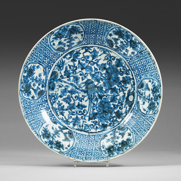 A large blue and white dish, Ming dynasty, Wanli (1572-1620).