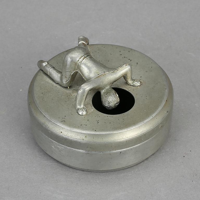 MANSCHETTKNAPPSASK, tenn, "Originell", Widerholm & Dahlberg, Eskilstuna, 1900-talets andra kvartal.