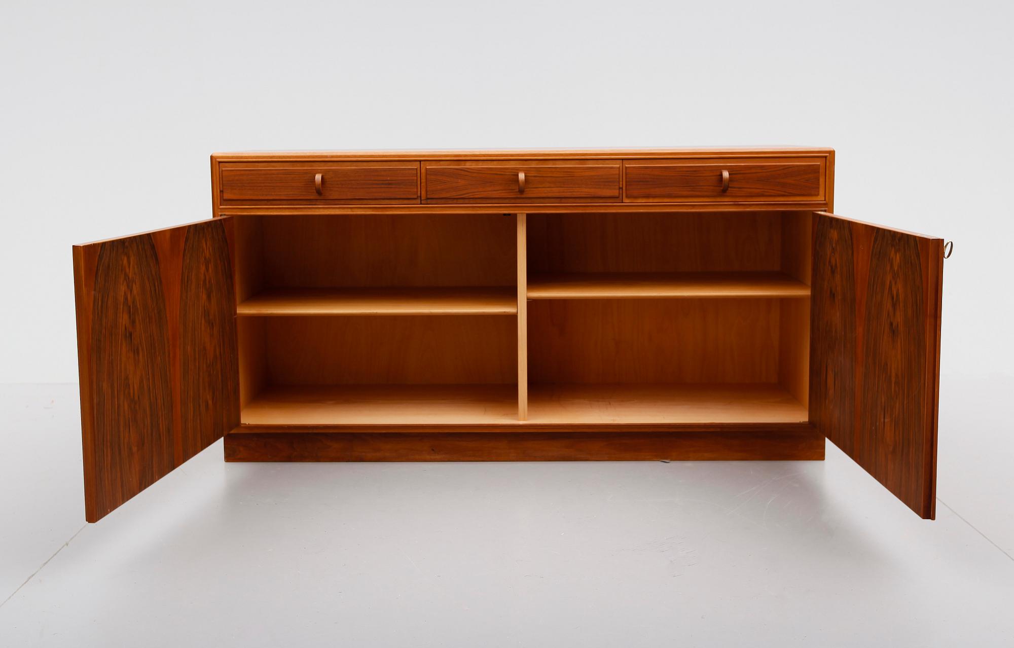 SIDEBOARD, Bertil Fridhagen, Bodafors, 1900-talets mitt.