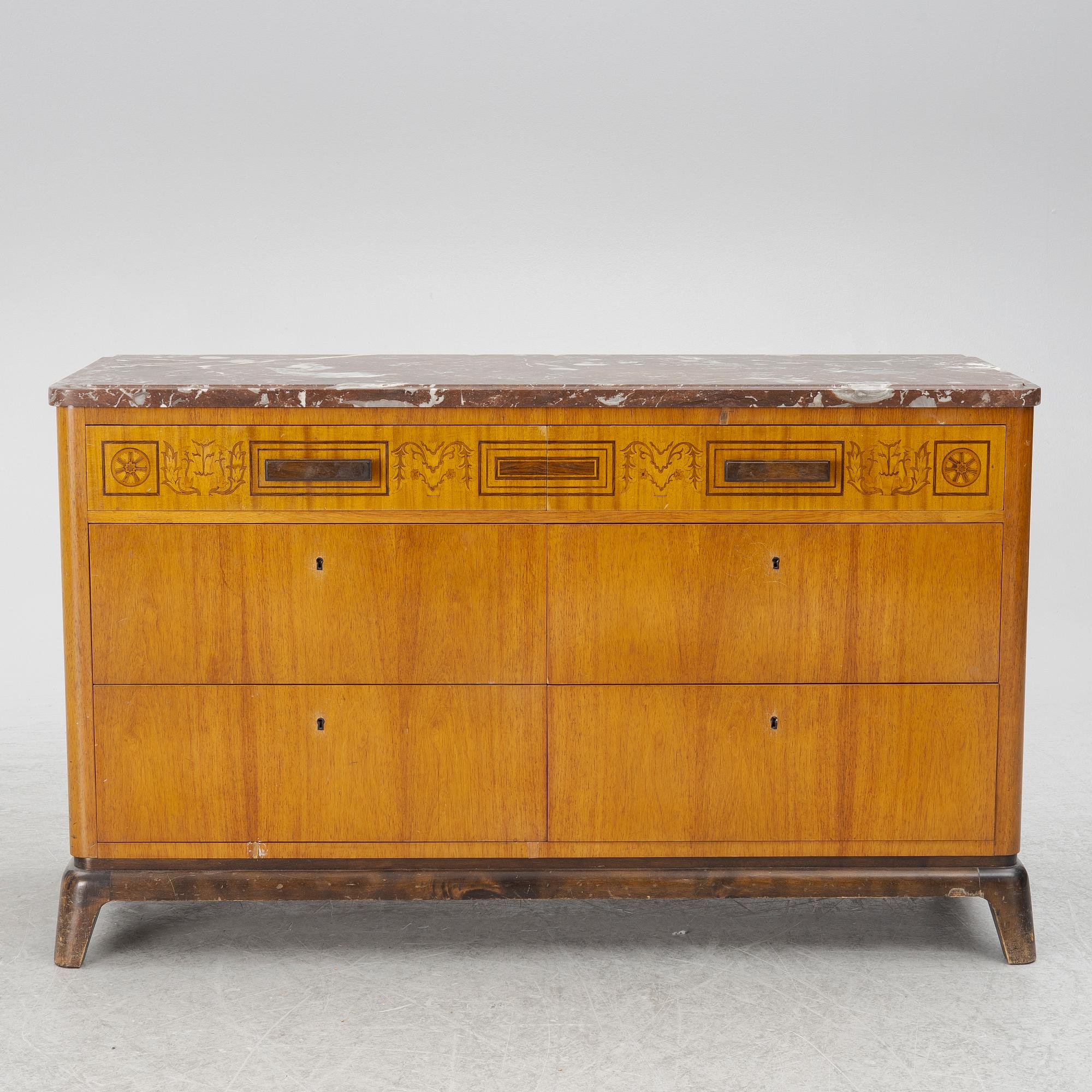 Chest of drawers, first half of the 20th century.