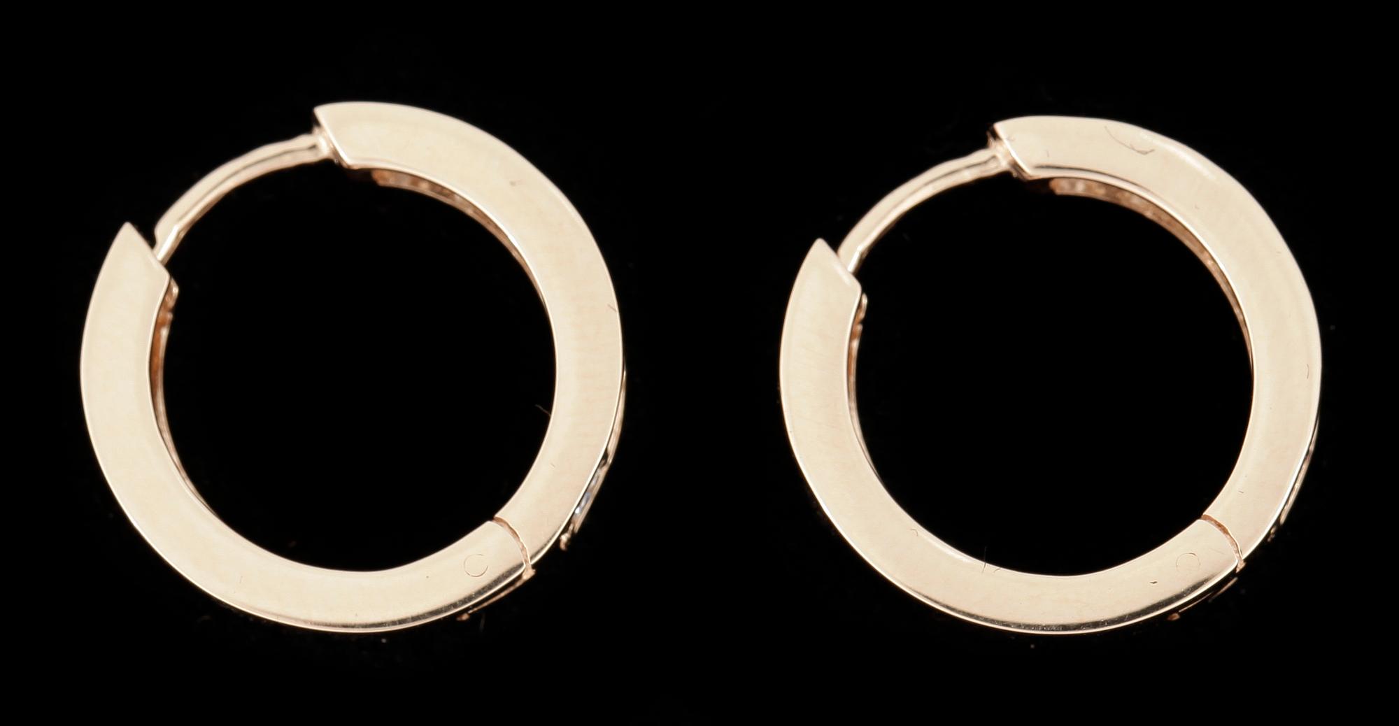 ÖRHÄNGEN, ett par, 14k roséguld med diamanter tot 0,63ct. Vikt ca 3,97 gram.