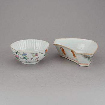 SKÅLAR, 2 st, porslin. Kina, 1800-tal samt 1900-tal.