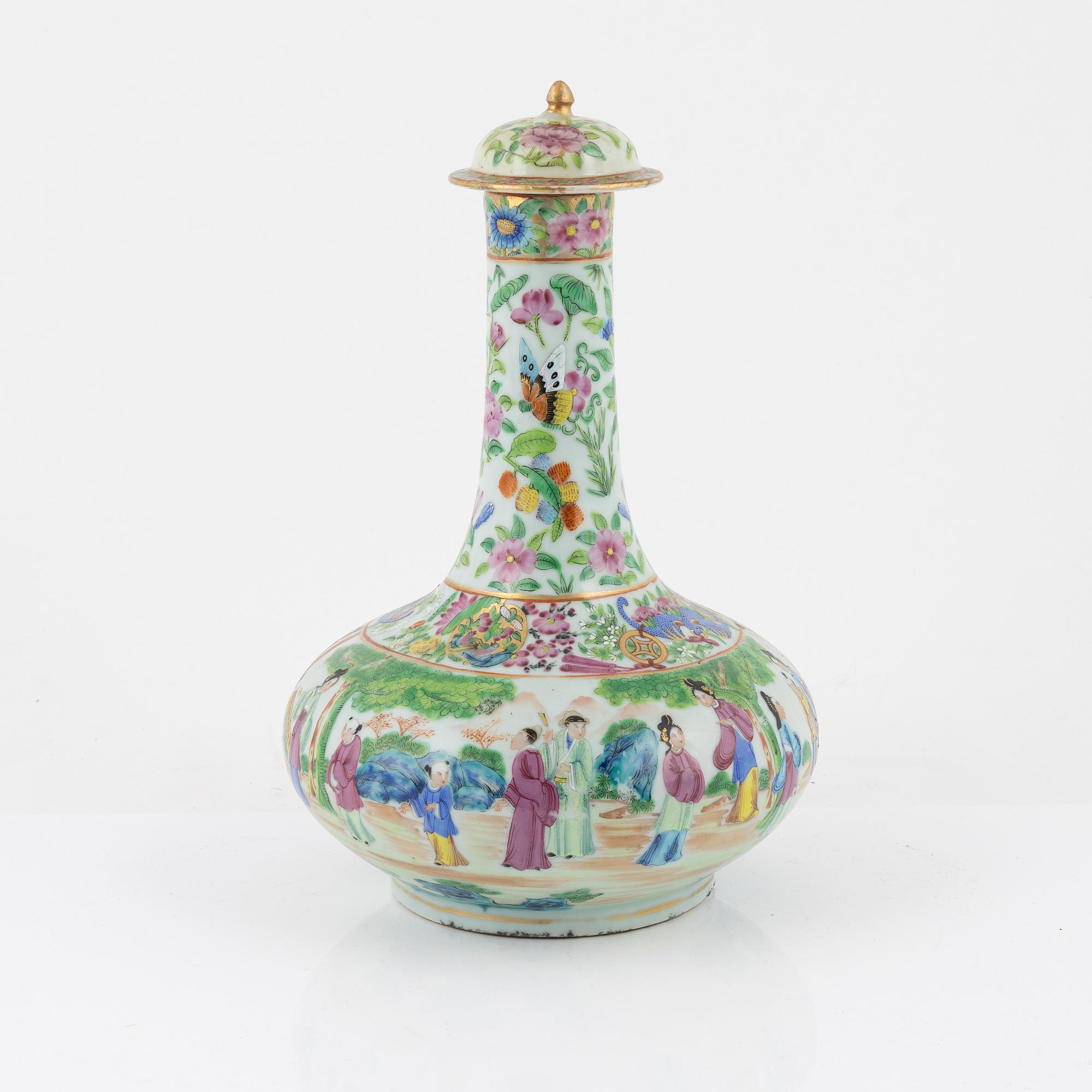 A Kanton vase with cover, China, late Qing dynasty.