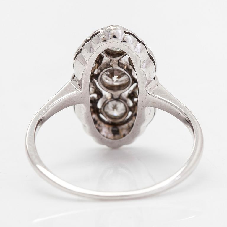 Ring, 18K vitguld, gammal- samt rosenslipade diamanter.