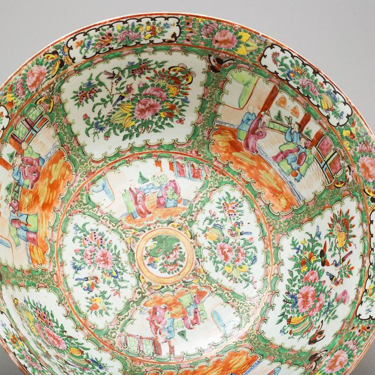 A famille rose Canton punch bowl, Qing dynasty, late 19th Century.