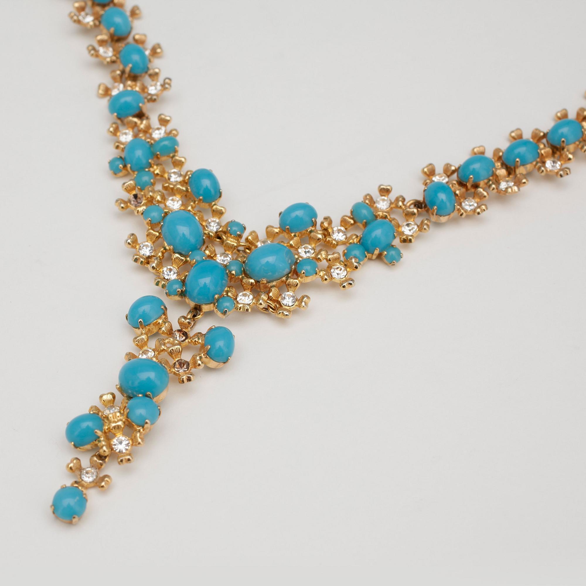 CHRISTIAN DIOR, halsband samt ett par clips örhängen.