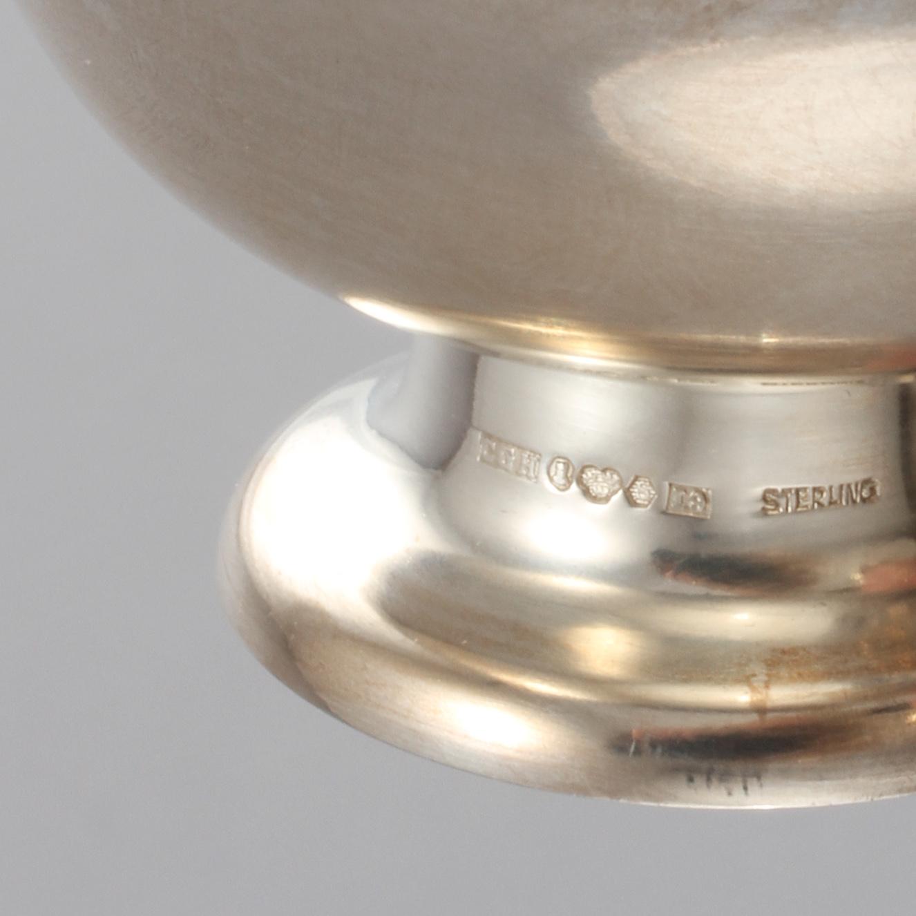 PUNCHMUGGAR, 6+1 st samt ASKFAT, silver, Sverige, 1900-talets andra hälft, total vikt ca 380 g.