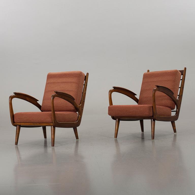 A PAIR OF EASY CHAIRS FROM THE MID 20TH CENTURY,