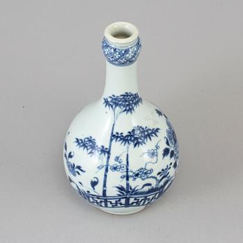 A blue and white vase, Qing dynasty, Qianlong (1736-95).
