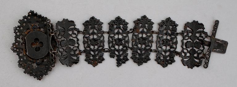 ARMBAND, järn, Berlin, 1800-talets första hälft.