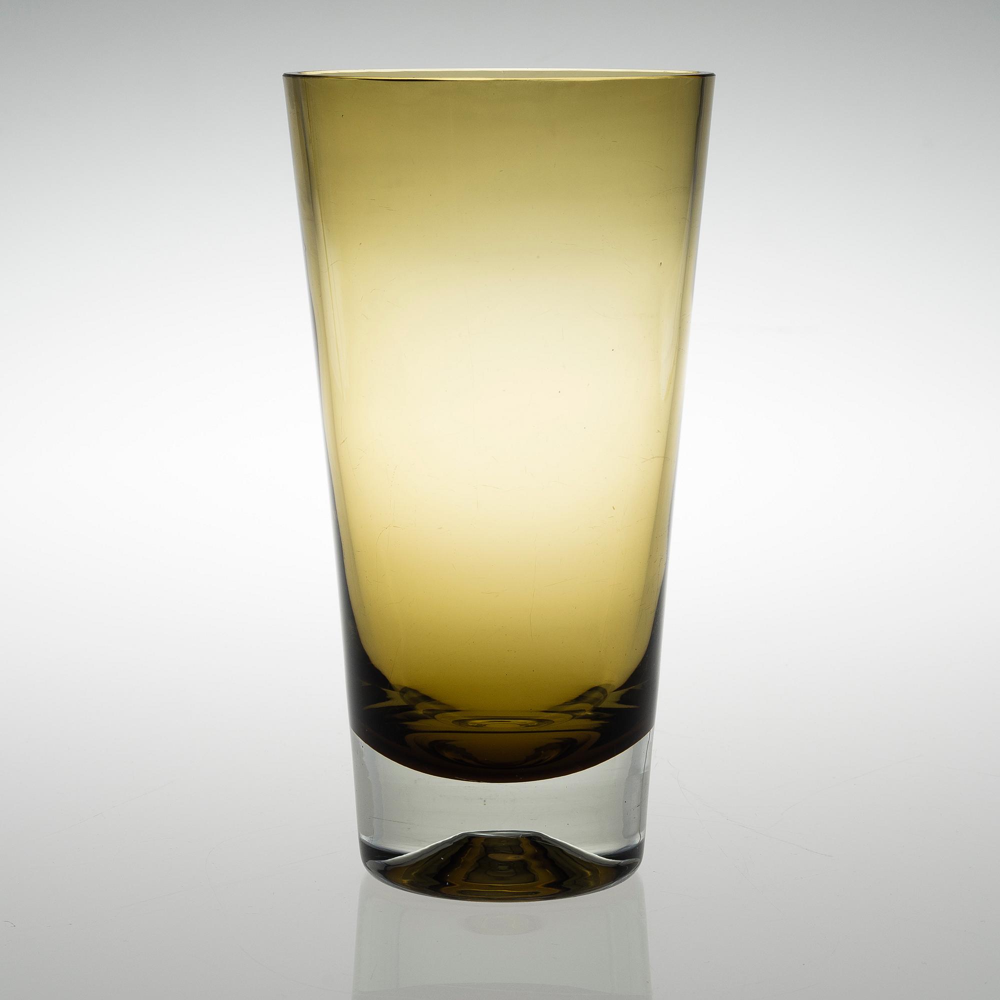 A KAJ FRANCK GLASS VASE KF 267, signed KF Nuutajärvi Notsjö, -65.