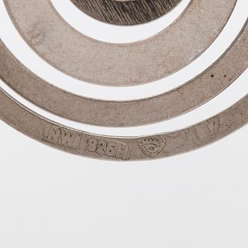 Tapio Wirkkala, örhängen "Silvermåne", sterlingsilver. Westerback, Helsingfors 1972.