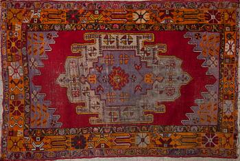 MATTA, Kaukasien, antik. Ca 112X168 cm.