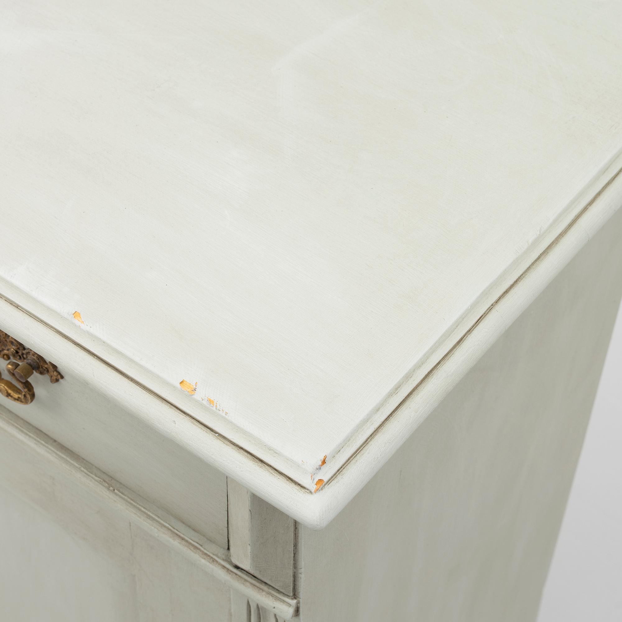 A cabinet, end of the 19th century.