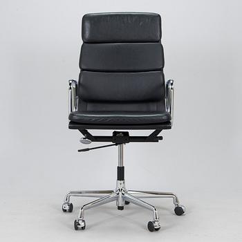Charles & Ray Eames, kontorsstol, "Soft Pad Chair EA 219, high backrest", Vitra. 2000-tal.