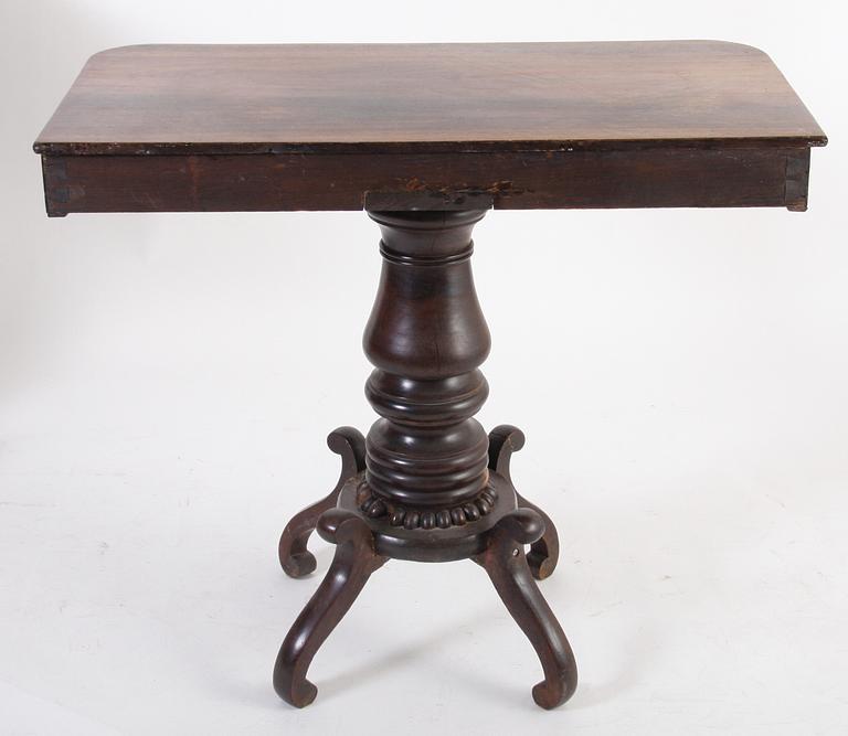 PELARBORD, ett par, 1800-tal. England, bla mahogny.