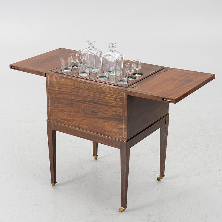 Drinks trolley/bar cabinet, first half of the 20th century.