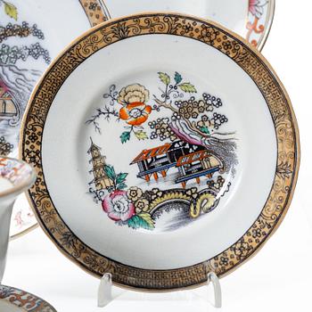 A Swedish "Japan" creamware dinner service, Rörstrand, 1866-1925. (c. 80 pieces).
