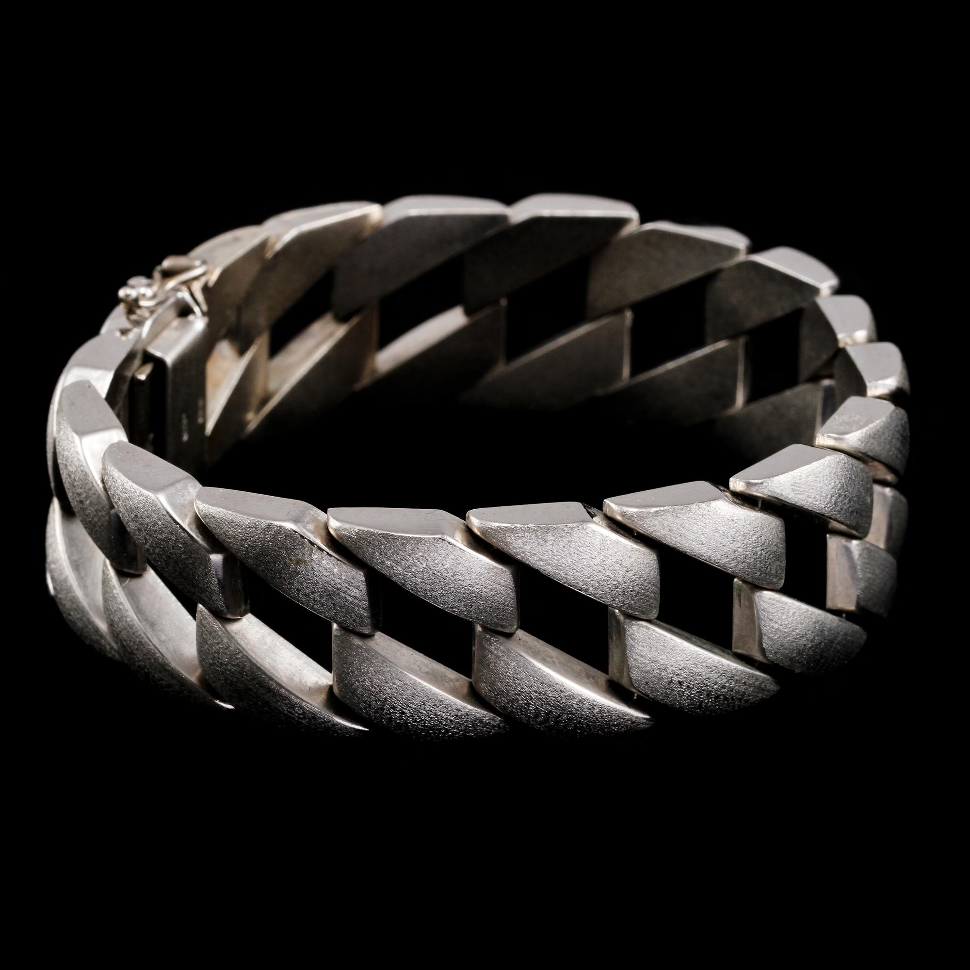 ARMLÄNK, silver, importstämplad, 1900-talets tredje kvartal. Vikt 37 g.
