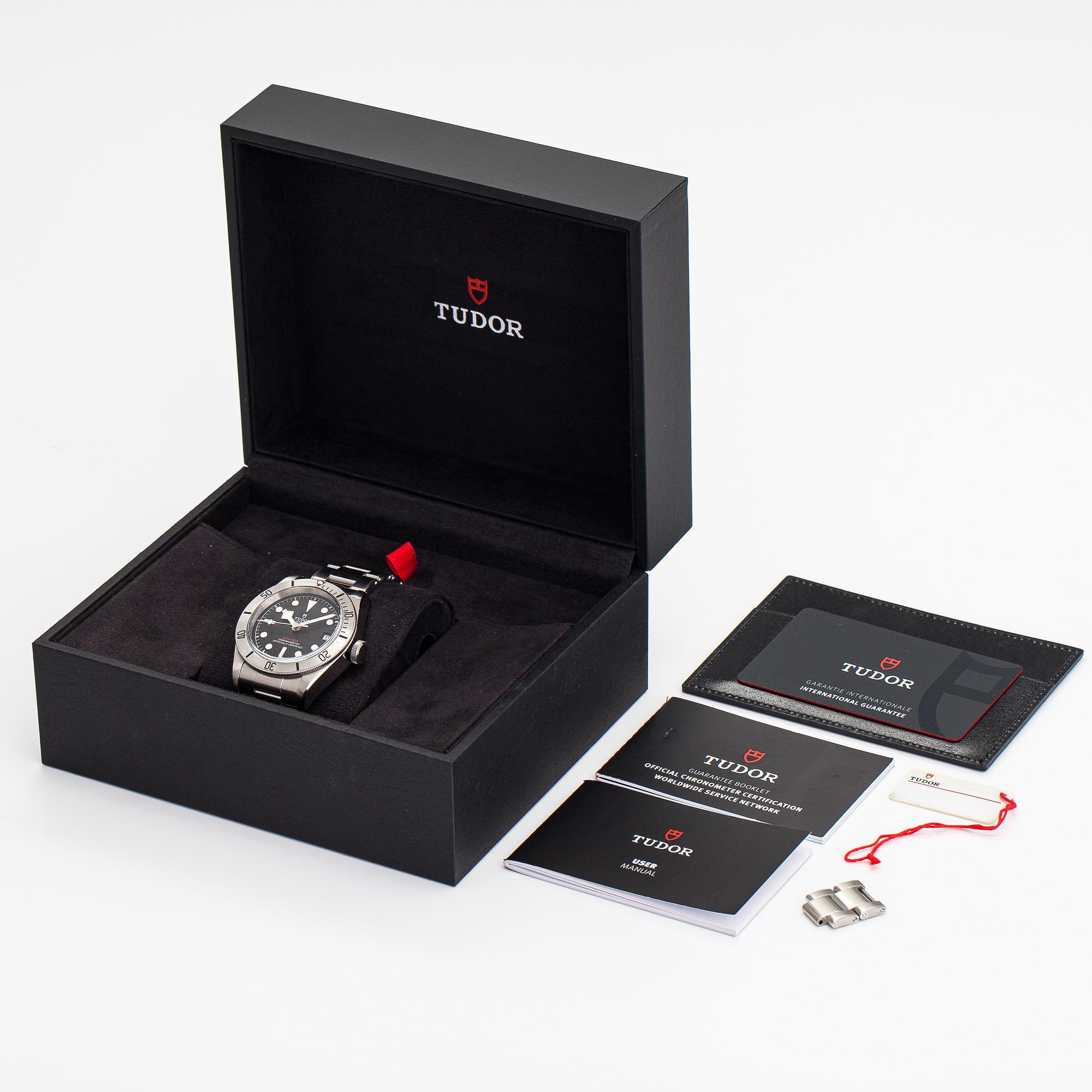Tudor, Black Bay, 200m, rannekello, 41 mm.
