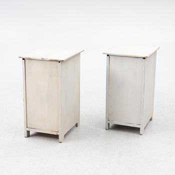 Bedside tables/chests of drawers, a pair, contemporary.