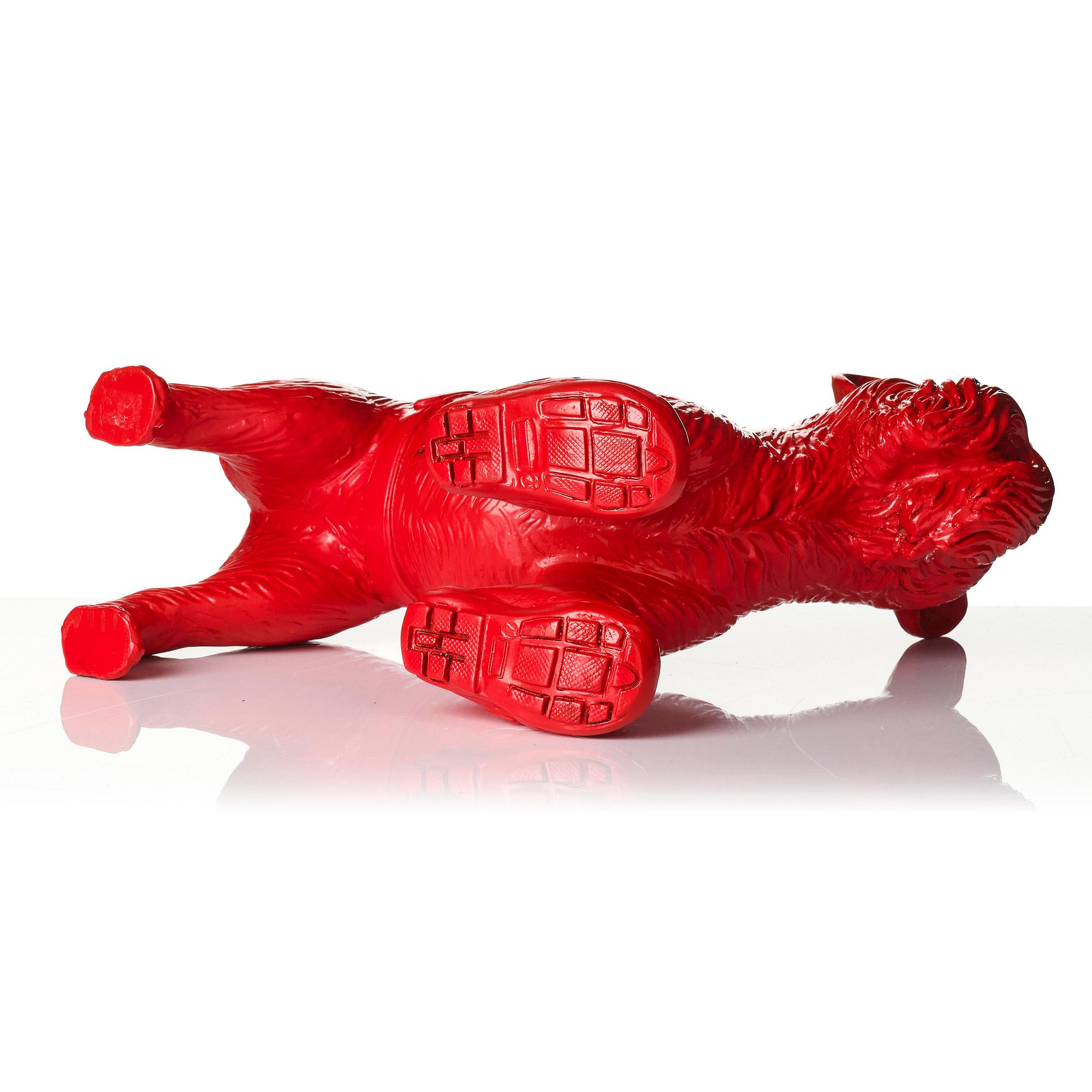 William Sweetlove, "Cloned Griffon Bruxellois with pet bottle"(Red).