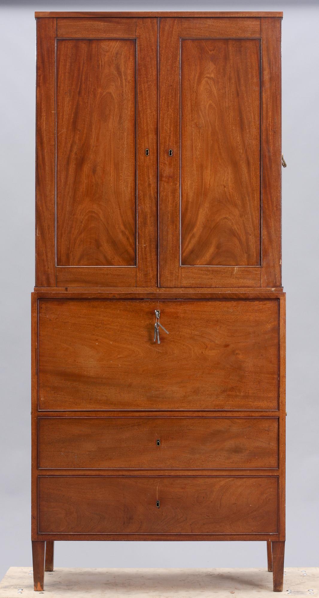 SKRIVSKÅP, gustavianskt, 1700-talets slut.