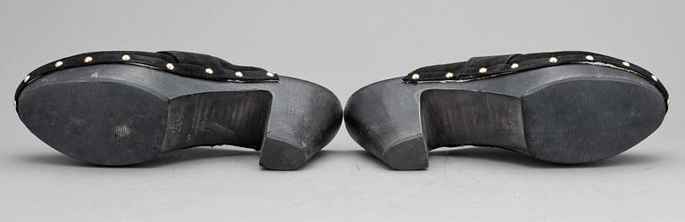 SKOR, ett par slip in, Gucci.