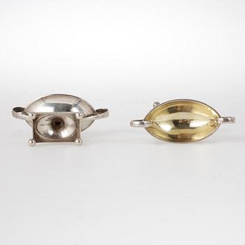 SALTKAR, silver, ett par, Möllenborg, 1946 respektive 1949. Vikt ca 63 gram.