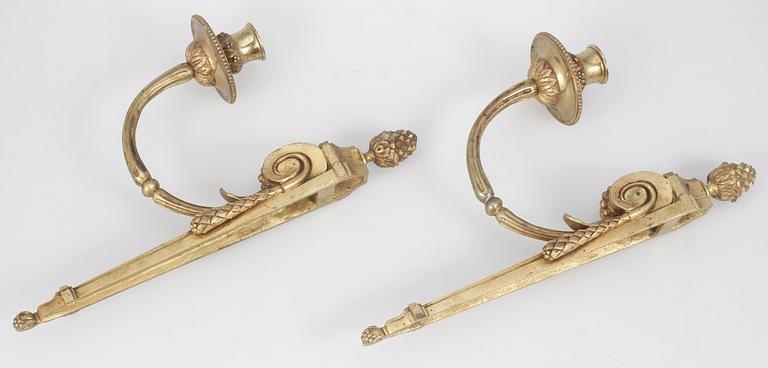 APPLIQUER, ett par, förgylld brons, Louis XVI-stil, 1900-tal.