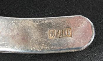 HALSBAND, nysilver. Sign JHULL.