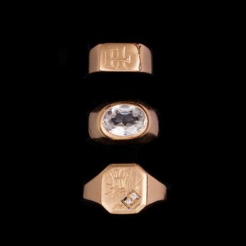RINGAR, 3 st, 18k guld, bl.a. Borgings, Göteborg, 1978. Total vikt 12 g.