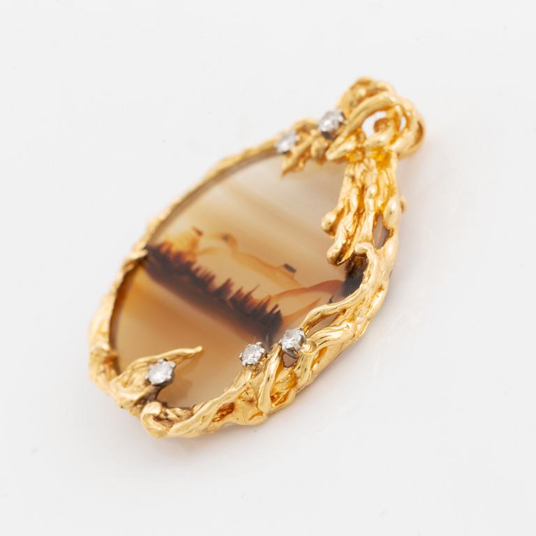 Pendant, design Siegfried Egger, 18K gold with agate and brilliant cut diamonds.
