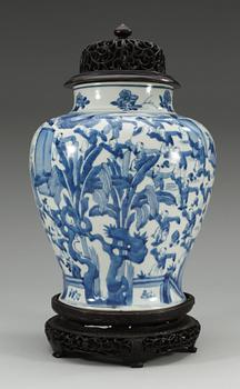 KRUKA, porslin. Qing dynastin, Kangxi (1662-1722).