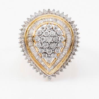 RING, förgyllt silver och olikslipade diamanter tot ca 1.00 ct.