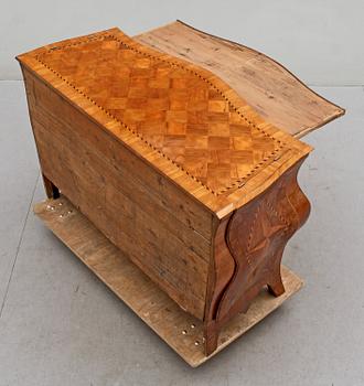 BYRÅ, rokoko, provins, 1700-talets mitt.